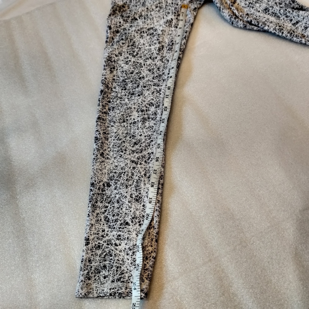 Fabletics High-Waisted Printed Leggings - image 5